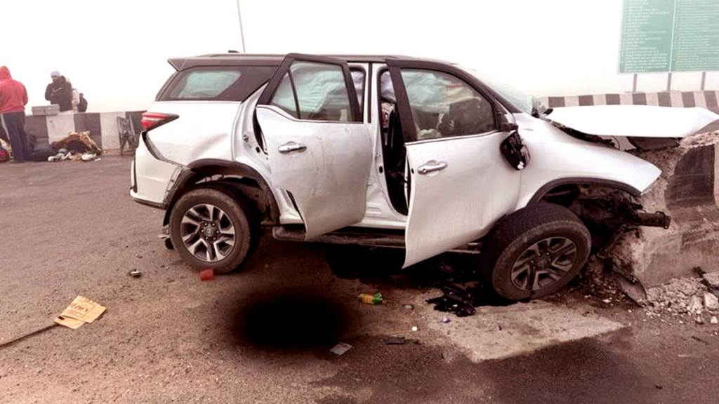 Bathinda Fortuner collides with divider during dense fog five dead